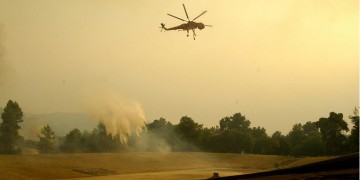 Μαίνεται η φωτιά στις Κεχριές Κορινθίας 2