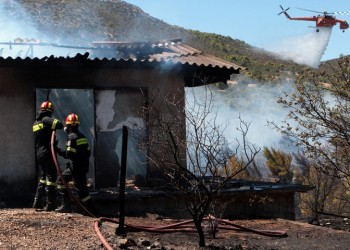 Κάηκε μονοκατοικία στο Λαγκαδά – Χωρίς τις αισθήσεις του μεταφέρθηκε στο νοσοκομείο ηλικιωμένος