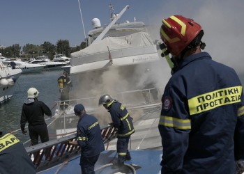 Πυρκαγιά σε σκάφος στη Γλυφάδα