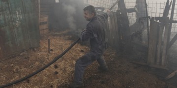 Φωτιά Εύβοια: Παραμένει επικίνδυνη αν και οριοθετήθηκε από τους πυροσβέστες