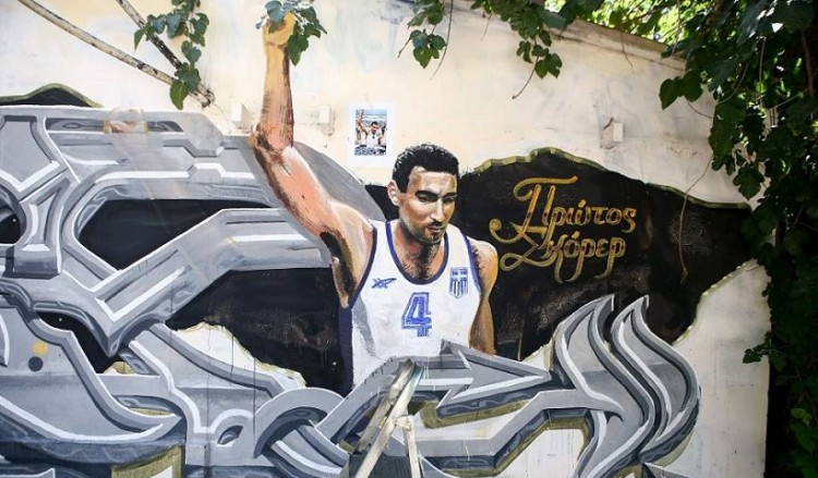 Βανδάλισαν για δεύτερη φορά το γκράφιτι με τον Γκάλη