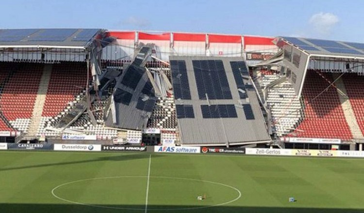 Ολλανδία: Κατέρρευσε στέγαστρο στο γήπεδο της ποδοσφαιρικής ομάδας Αζ Άλκμααρ