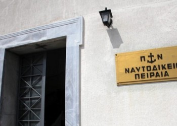 Ελεύθερος ο 28χρονος που τραυμάτισε θανάσιμα 67χρονη και το εγγονάκι της στο Αίγιο