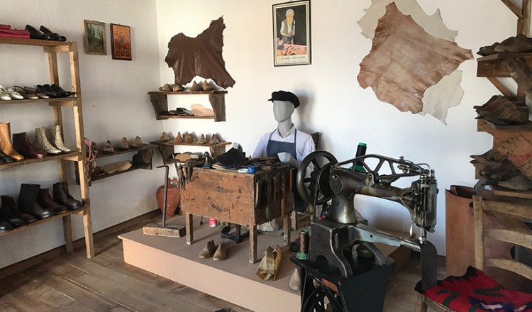 Ένα παλιό τσαγκαράδικο «αναβιώνει» στην Όσσα Λαγκαδά