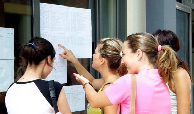 Βάσεις 2019 και συγκριτικά στοιχεία – Δείτε τους πίνακες