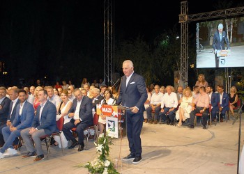 Ορκωμοσία Παχατουρίδη: «Το 74,2% προκαλεί δόνηση τιμητική αλλά και δόνηση χρέους»