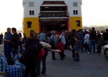Έκτακτα μέτρα σε όλα τα λιμάνια της χώρας λόγω της εξόδου των εκδρομέων