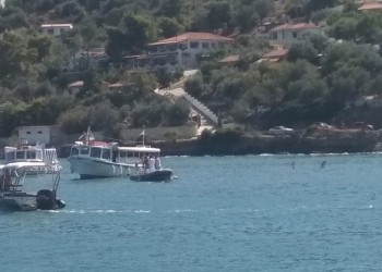 Νεκροί οι επιβαίνοντες στο ελικόπτερο που έπεσε στον Πόρο – Καταγγελία για το ελικοδρόμιο