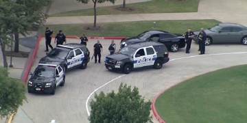 ΗΠΑ: Διαδηλώσεις μετά τον σοβαρό τραυματισμό μαύρου άνδρα που πυροβολήθηκε πισώπλατα από αστυνομικό 2