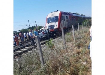 Νεκρή μία έγκυος από τη σύγκρουση τρένου με ΙΧ στα Διαβατά