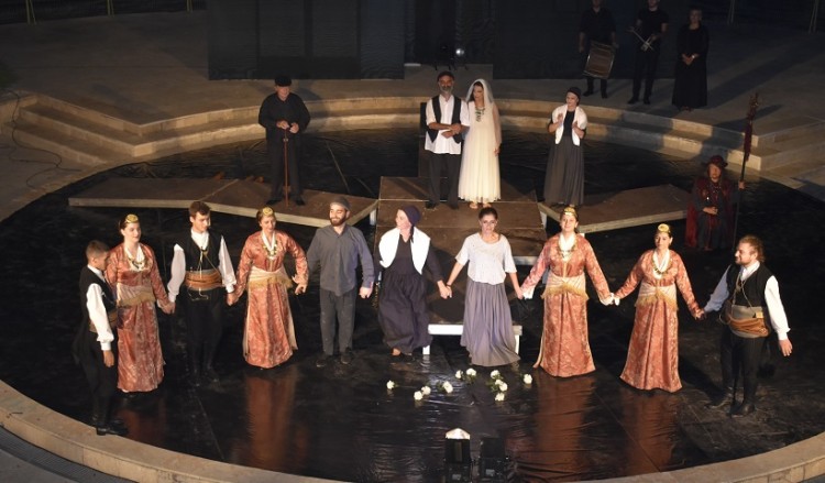 «Τη Τρίχας το γεφύρ’» ξεδίπλωσε την ιστορία του – Μια παράσταση από την Ένωση Ποντίων Πιερίας