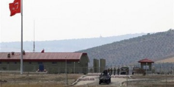 Εκρήξεις σε αποθήκη πυρομαχικών στα σύνορα Τουρκίας-Συρίας