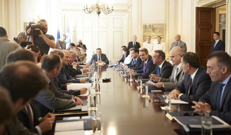 Το επίδομα γέννησης και ο νόμος για τις πορείες στο Υπουργικό Συμβούλιο