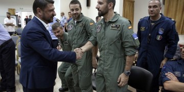 Φωτιά Εύβοια: Η Ελλάδα βράβευσε Ιταλούς και Ισπανούς πιλότους που βοήθησαν στην κατάσβεση