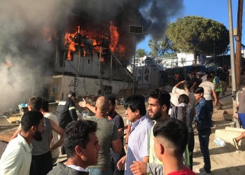Μεγάλη φωτιά και επεισόδια στον καταυλισμό της Μόριας