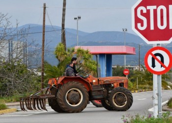 Στους δρόμους οι αγρότες της Λάρισας – Ζητούν να δουν τον Βορίδη