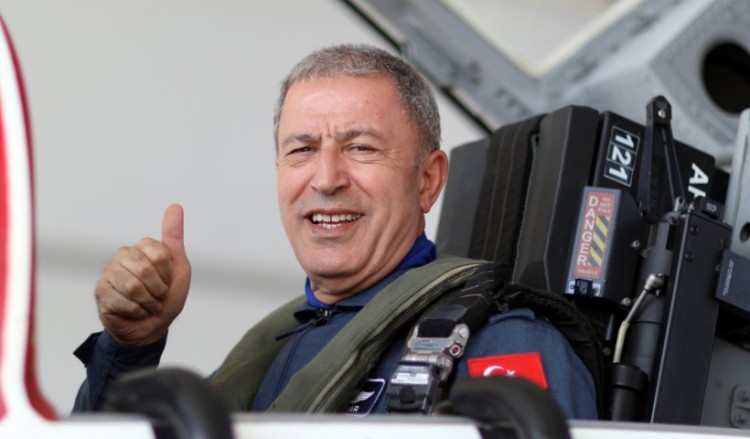 Ο υπουργός Άμυνας της Τουρκίας πέταξε με F-16 στο Βόρειο Αιγαίο (φωτο, βίντεο)