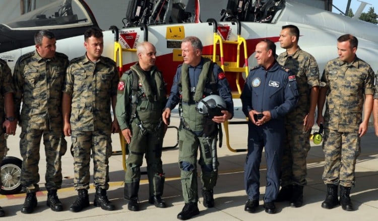 Ο υπουργός Άμυνας της Τουρκίας πέταξε με F-16 στο Βόρειο Αιγαίο (φωτο, βίντεο)