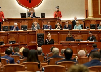 Αλβανία: Ο Έντι Ράμα κινεί τις διαδικασίες για την καθαίρεση του προέδρου Ιλίρ Μέτα