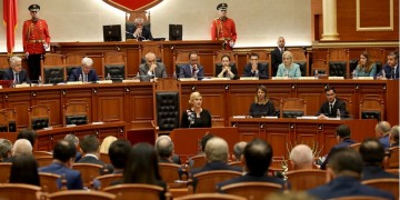 Αλβανία: Ο Έντι Ράμα κινεί τις διαδικασίες για την καθαίρεση του προέδρου Ιλίρ Μέτα