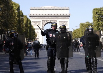 Παρίσι: Βίαια επεισόδια στην πορεία για το κλίμα (βίντεο)