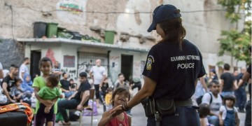 Σε δομές φιλοξενίας στην Κόρινθο 214 αλλοδαποί από τα κτήρια της Αχαρνών