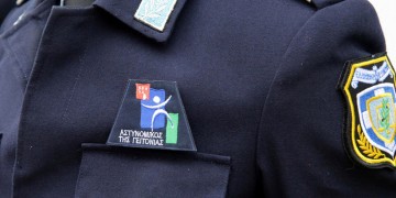 Θεσσαλονίκη: Έπαιζαν πόκερ σε κατάστημα εν μέσω καραντίνας – 18 συλλήψεις