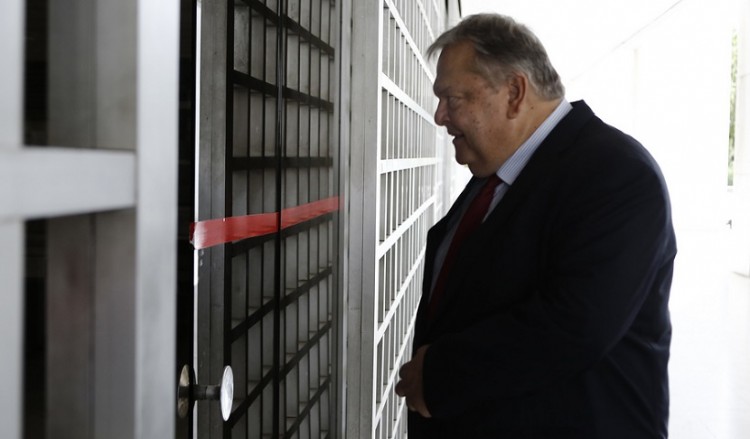 Βενιζέλος: Μεγάλο θεσμικό θέμα η διαχείριση των ερευνών για τη Novartis