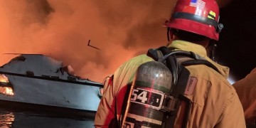 Τραγωδία σε τουριστικό σκάφος στην Καλιφόρνια με νεκρούς και αγνοούμενους (φωτο, βίντεο)