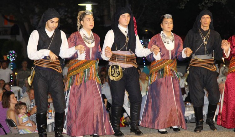 Τμήματα ποντιακών χορών, χορωδίας και εκμάθησης ποντιακής λύρας στην Ένωση Ποντίων Δροσιάς