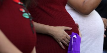 Θεσσαλονίκη: Μεγάλο κύκλωμα παράνομων υιοθεσιών και εμπορίας ωαρίων