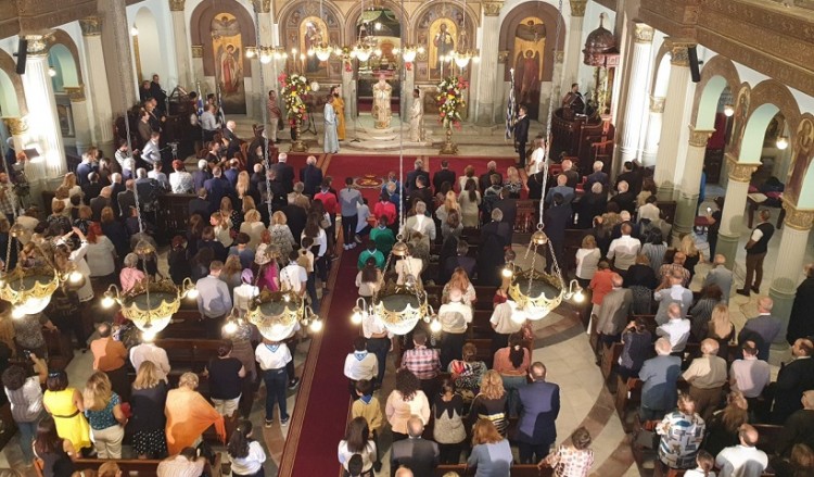 Ιστορική στιγμή: Θυρανοίξια του ναού των Αγίων Κωνσταντίνου και Ελένης στο Κάιρο