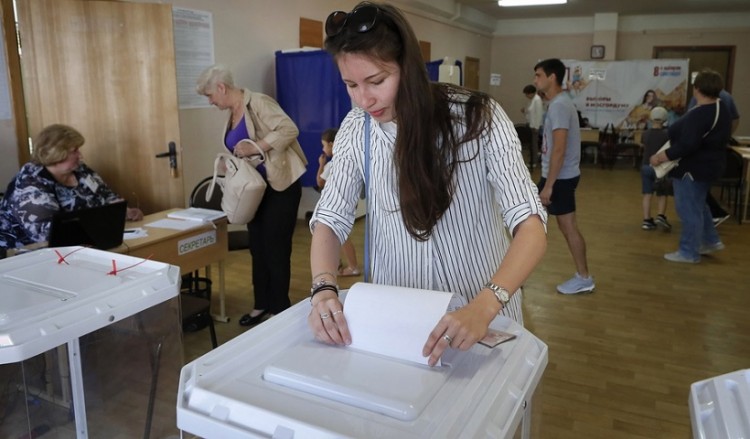 Ρωσία-τοπικές εκλογές: Το κυβερνών κόμμα χάνει περίπου το 1/3 των εδρών του στη Μόσχα