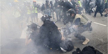 Δεκάδες συλλήψεις διαδηλωτών στο Χονγκ Κονγκ