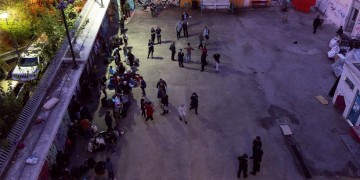 Φωτογραφίες και βίντεο από το ιστορικό κτήριο που εκκενώθηκε σήμερα στα Εξάρχεια