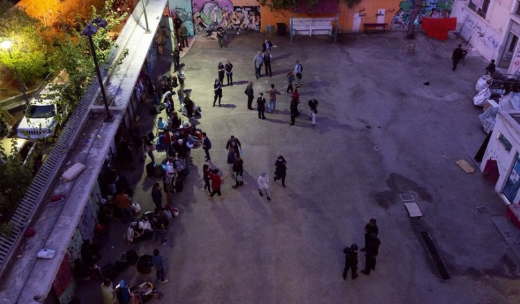 Φωτογραφίες και βίντεο από το ιστορικό κτήριο που εκκενώθηκε σήμερα στα Εξάρχεια