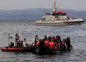 Ανατροπή λέμβου με μετανάστες στις Οινούσσες – Δύο νεκροί, τέσσερις αγνοούμενοι