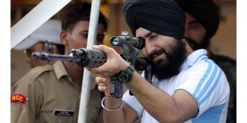 Η Ινδία παρήγγειλε ρωσικά όπλα αξίας 14,5 δισ. δολαρίων