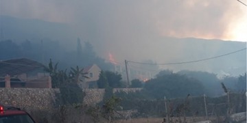 Φωτιά στην Κεφαλονιά – Εκκενώθηκαν ξενοδοχεία στα Λουρδάτα