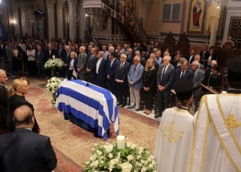 Το τελευταίο αντίο στον Αντώνη Λιβάνη