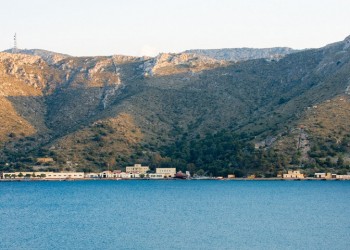 Σταδιακά αφαιρέθηκε το στρατιωτικό υλικό από τη βάση της Λέρου
