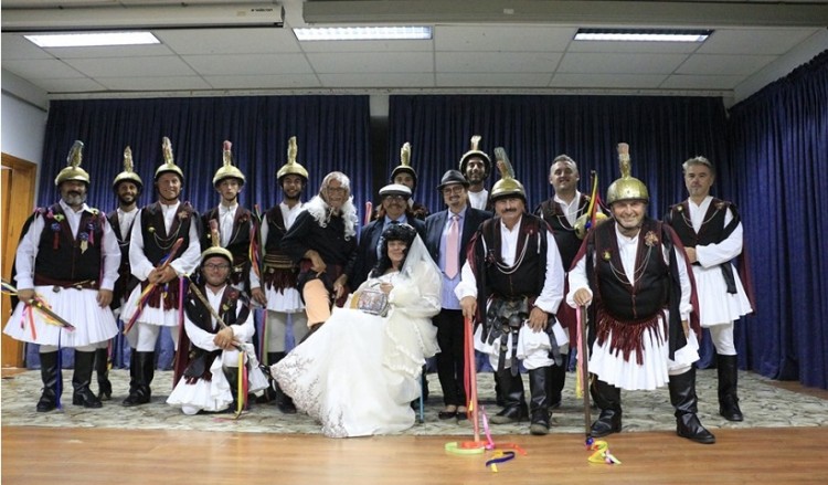 Εντυπωσίασαν οι Μωμόγεροι της Ποντιακής Θεατρικής Σκηνής Πιερίας