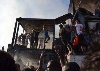 Φωτιά στον καταυλισμό της Μόριας: Δύο νεκροί, εκρηκτική κατάσταση (φωτο)