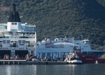 Τρεις τραυματίες από τη φωτιά στο πλοίο της ΑΝΕΚ που πήγαινε Βενετία
