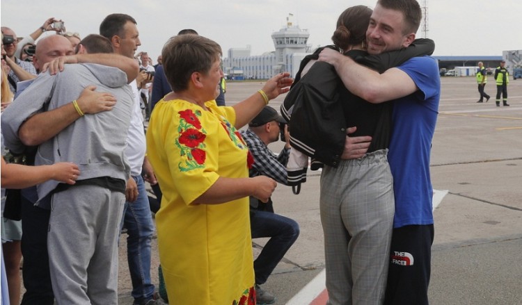 Τραμπ: «Πρώτο μεγάλο βήμα προς την ειρήνη» η ανταλλαγή κρατουμένων μεταξύ Ουκρανίας-Ρωσίας