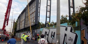 Από πού θα ξεκινήσει η αφαίρεση παράνομων διαφημιστικών πινακίδων στην Αττική