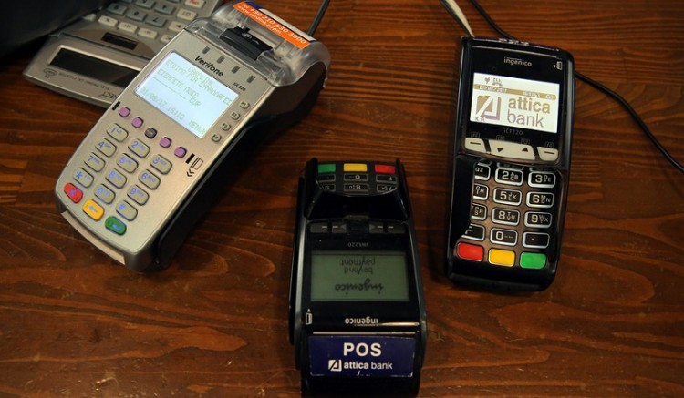 Τι αλλάζει στις πληρωμές με κάρτες από σήμερα