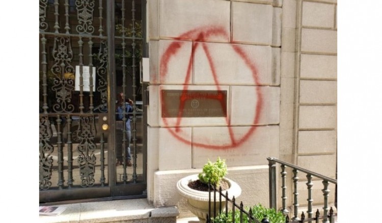 Βανδαλισμός στο Γενικό Προξενείο της Ελλάδας στη Νέα Υόρκη