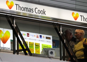 Τα μεγαλοστελέχη της Thomas Cook συνέχιζαν να λαμβάνουν εξωπραγματικά υψηλές αμοιβές