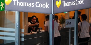 Θεοχάρης για Thomas Cook: Περίπου 50.000 εγκλωβισμένοι τουρίστες στην Ελλάδα
